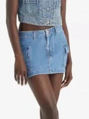 Levi’s 94 Cargo Mini Skirt 26 Medium Wash